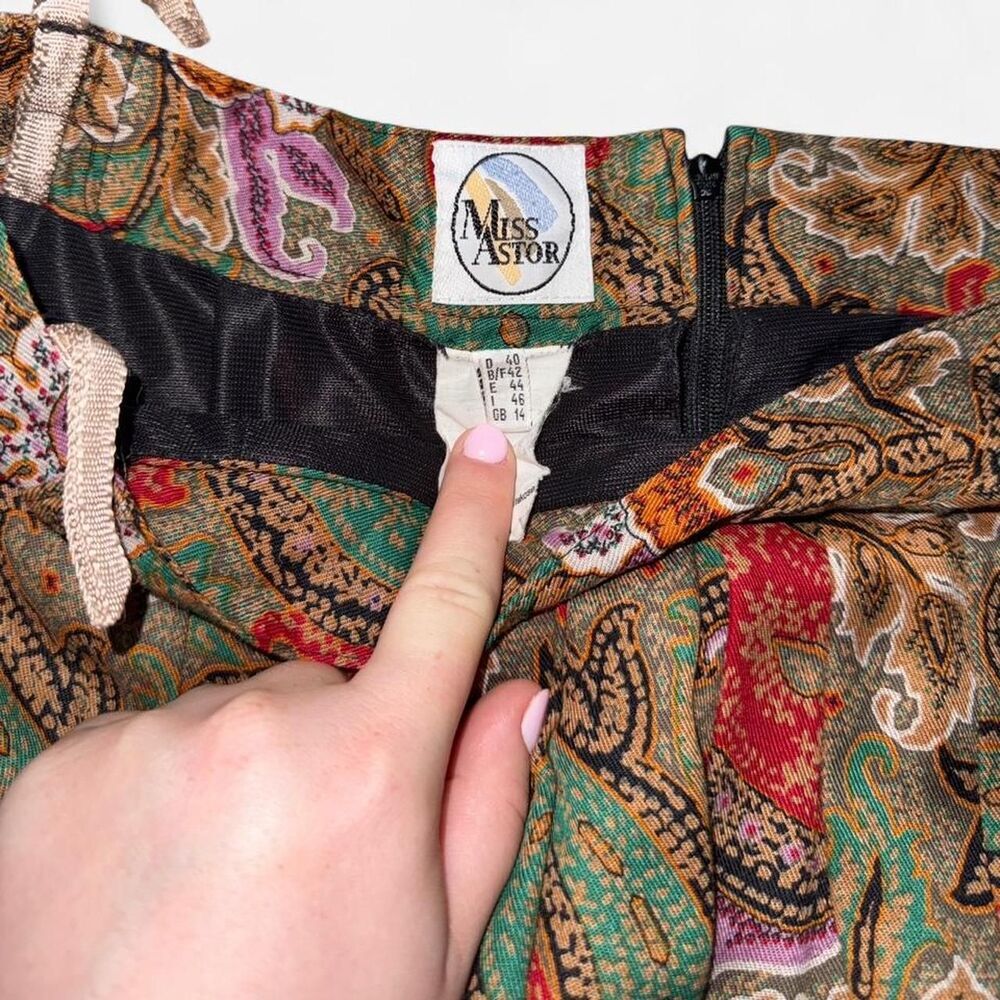 Vintage Miss Astor Paisley Pleated Midi Skirt in Red, Tan, and Green Muted Tones - Picture 4 of 6